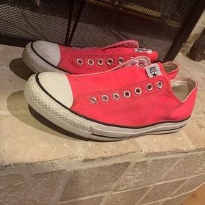 Laceless Converse